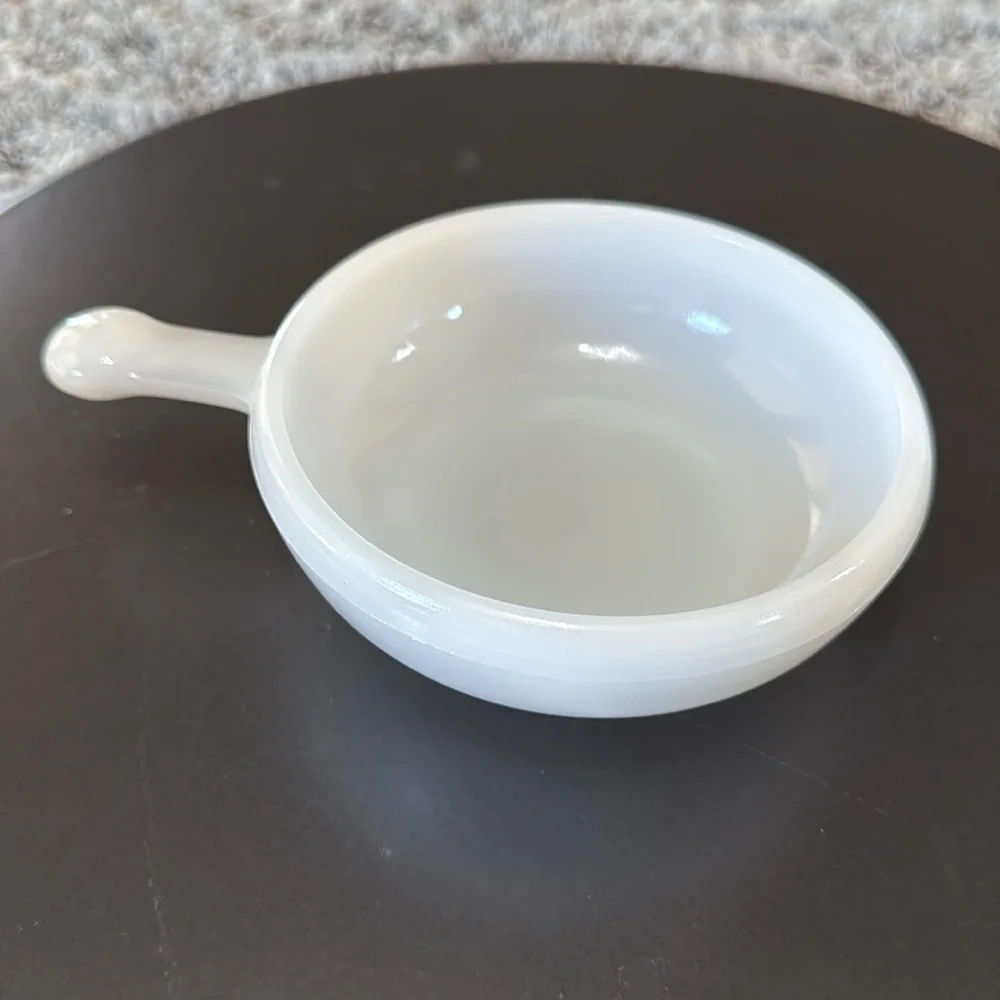 VTG Set‎ Of 2 Glasbake Milk Glass 11oz Lug Soup Bowls With Handles Kitchenware
